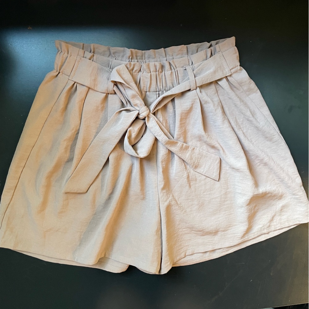 Taupe high-waisted paper bag shorts L